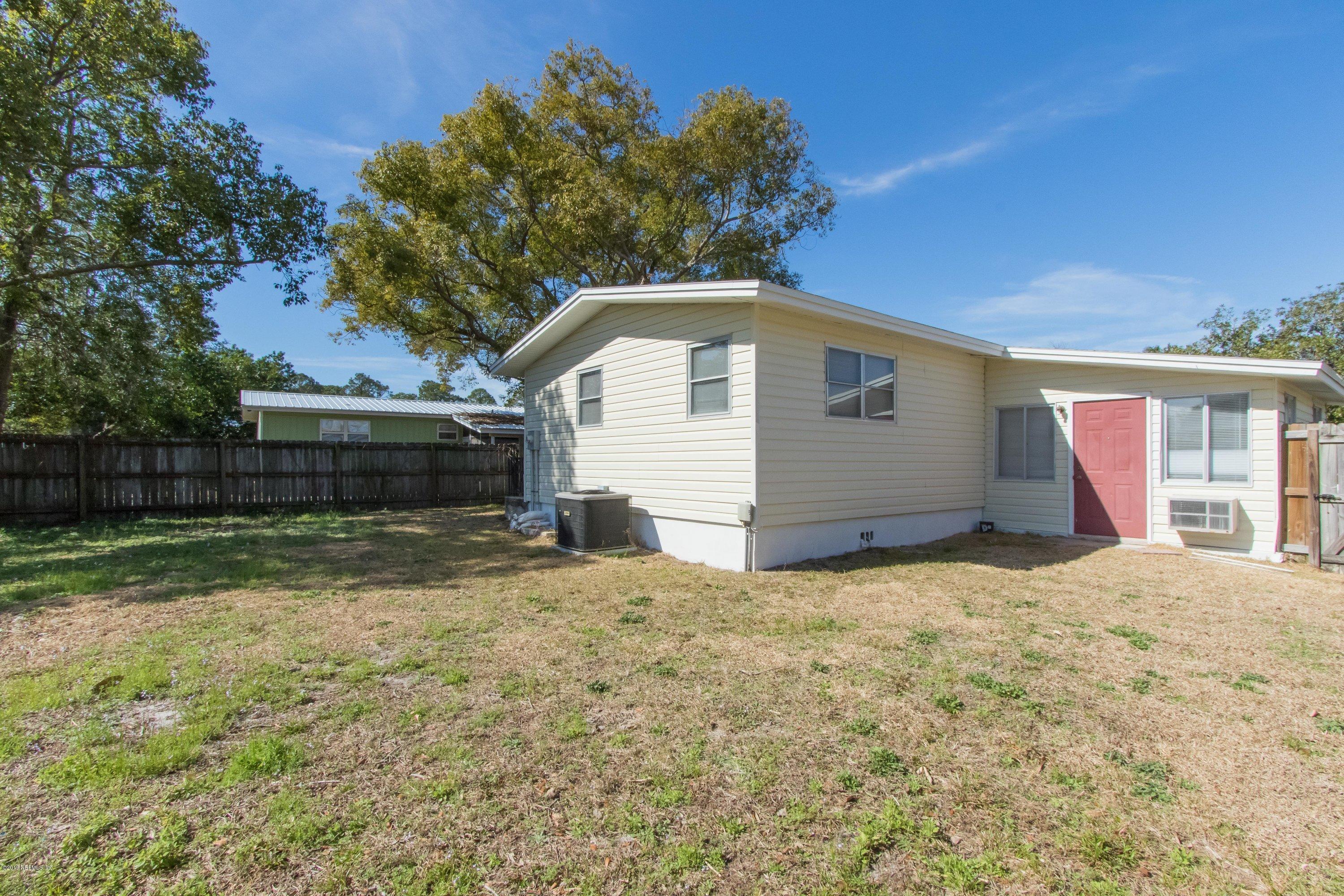 893 Palermo Road St. Augustine, FL 32086 - Photo 11 of 25 a front view of a house with a yard
