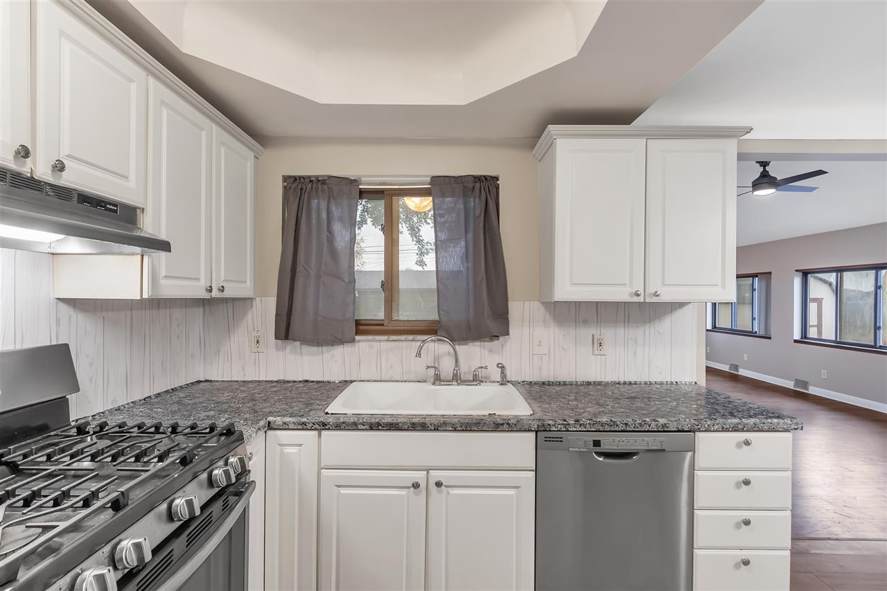 41641 Utica Road Sterling Heights, MI 48313 - Photo 14 of 26 50030598-13.JPG