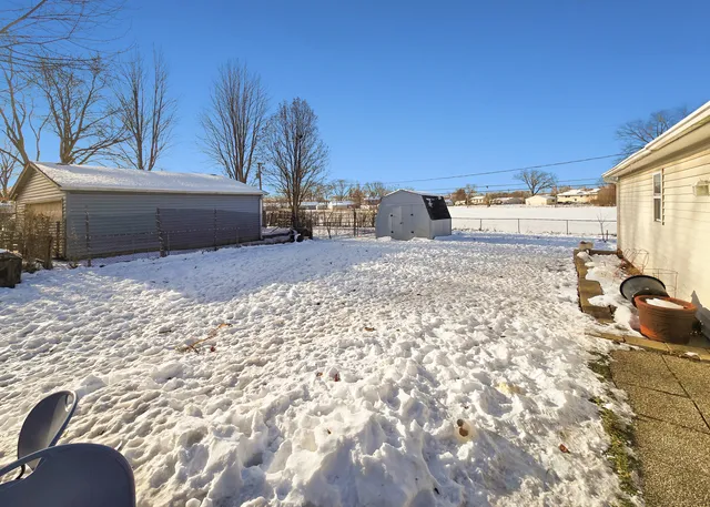 $349,999 | 719 Surrey Drive, Streamwood, IL 60107