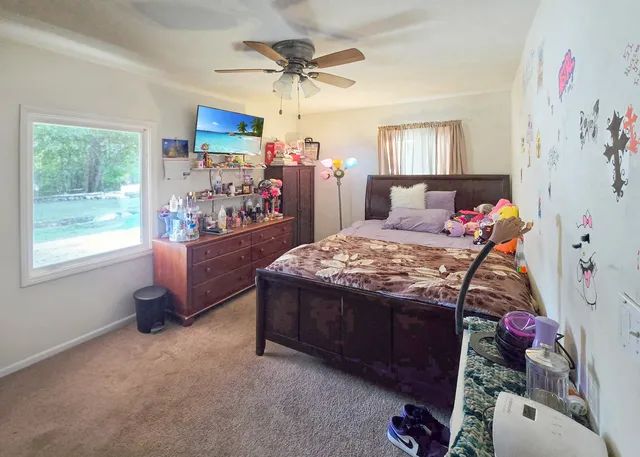 $349,999 | 719 Surrey Drive, Streamwood, IL 60107