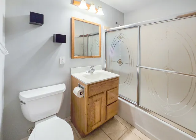 $349,999 | 719 Surrey Drive, Streamwood, IL 60107