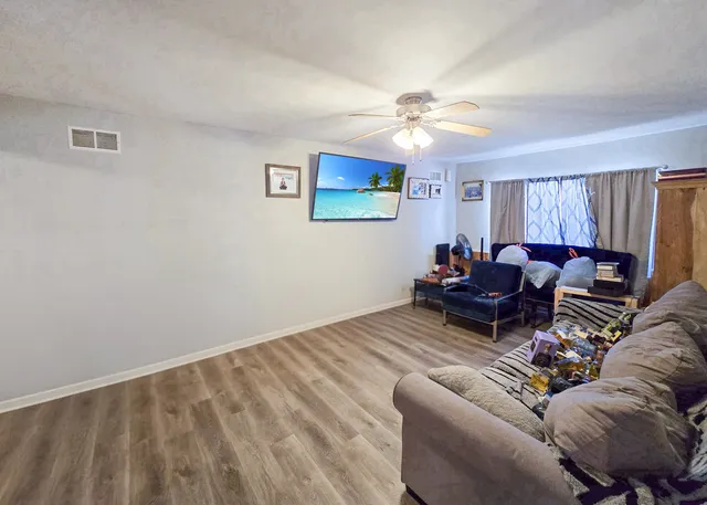 $349,999 | 719 Surrey Drive, Streamwood, IL 60107