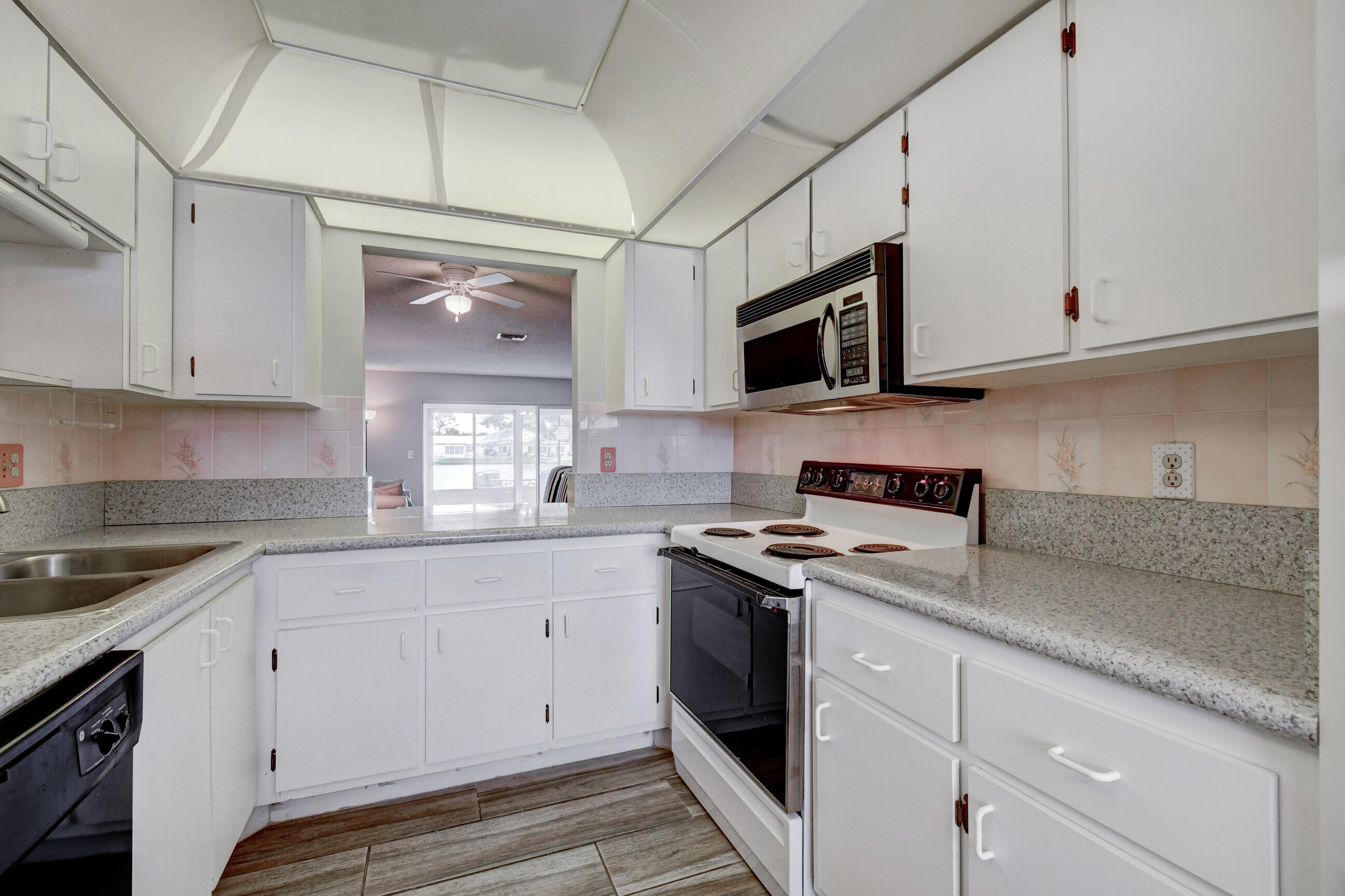 5374 Poppy Place, Unit B Delray Beach, FL 33484 - Photo 12 of 40 30_dsc_6838_39_40_41_42