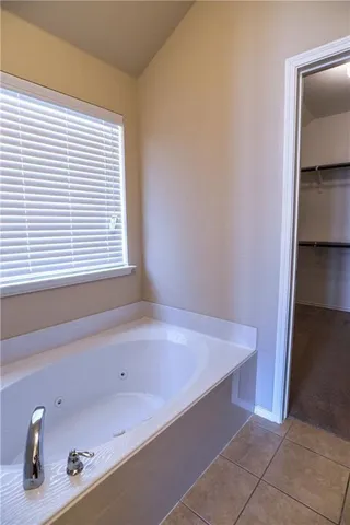 $1,950 | 1025 Lake Grove Drive, Little Elm, TX 75068