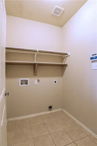 $1,950 | 1025 Lake Grove Drive, Little Elm, TX 75068