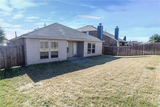 $1,950 | 1025 Lake Grove Drive, Little Elm, TX 75068