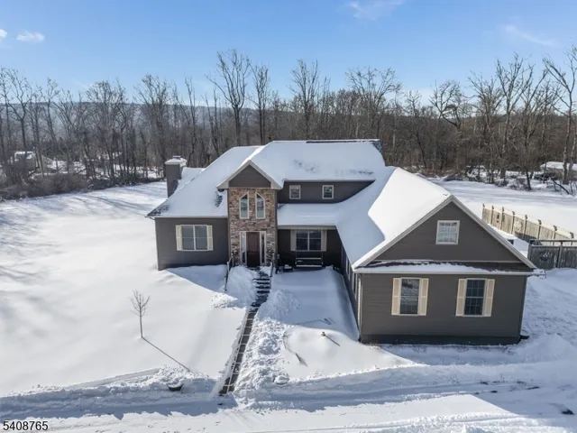 $750,000 | 23 Dewey Lane, Glen Gardner, NJ 08826