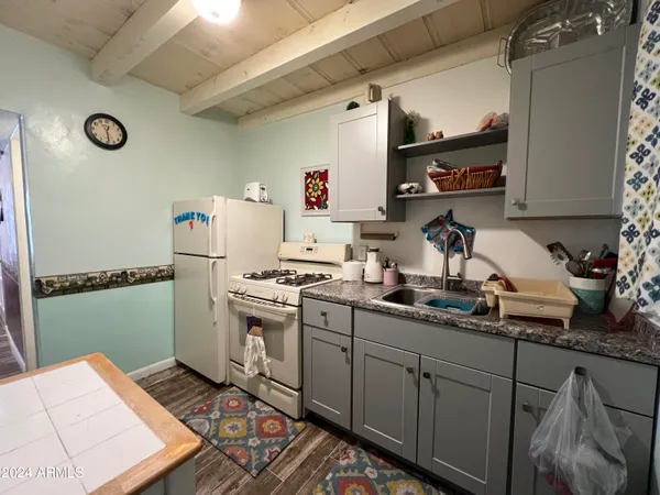 $995 | 9502 North 2nd Place, Phoenix, AZ 85020