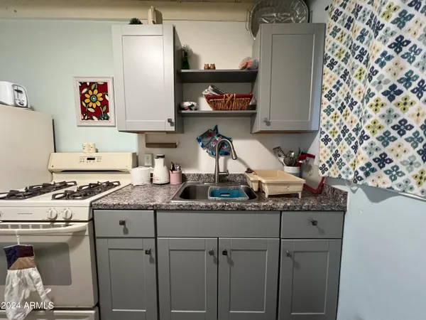 $995 | 9502 North 2nd Place, Phoenix, AZ 85020