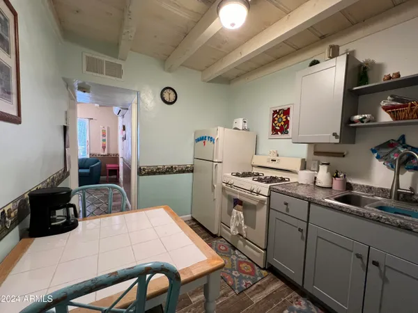 $995 | 9502 North 2nd Place, Phoenix, AZ 85020