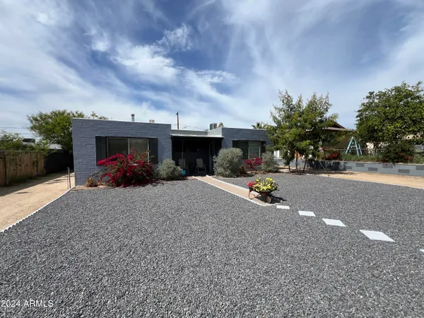 $995 | 9502 North 2nd Place, Phoenix, AZ 85020