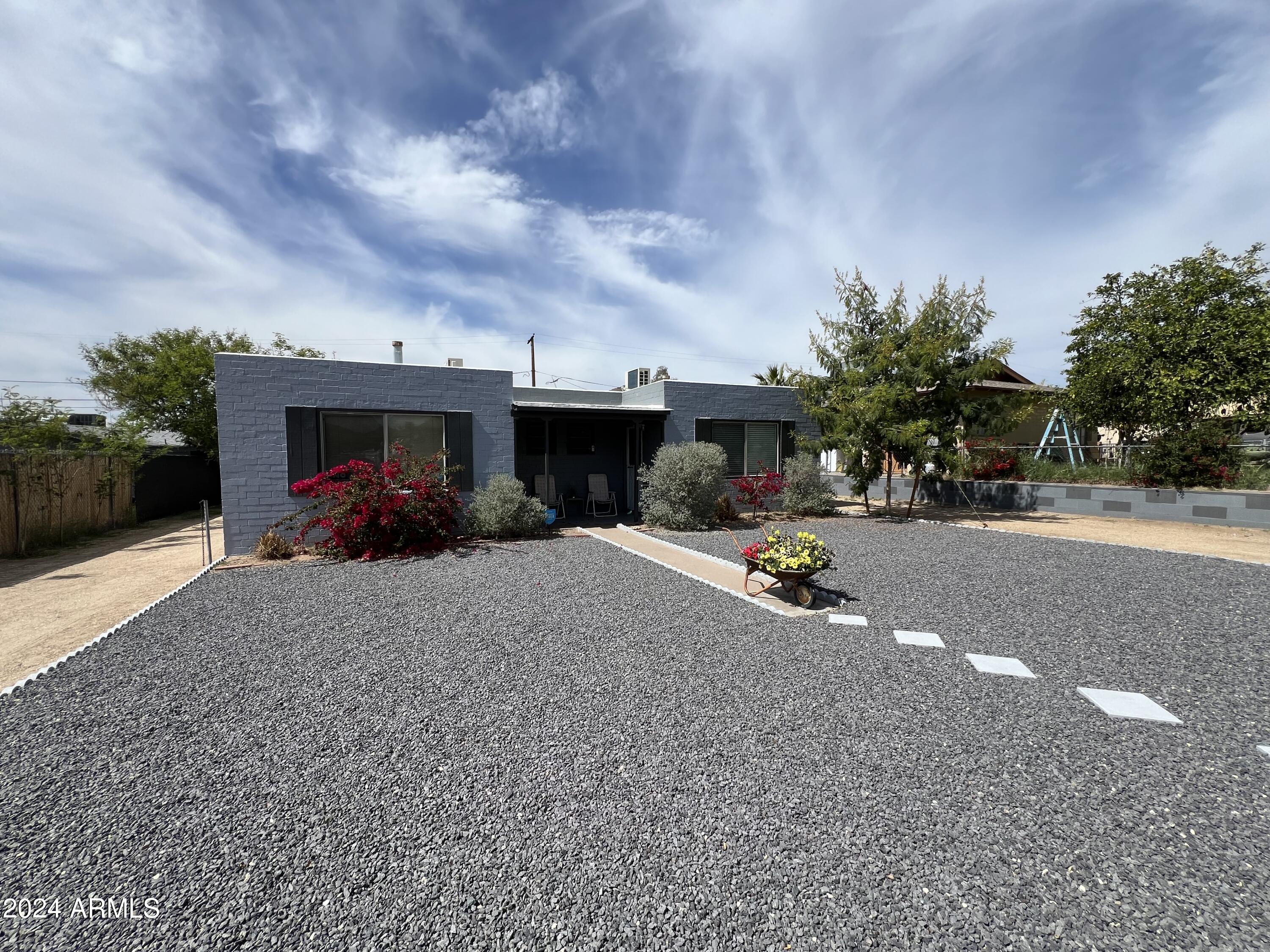 9502 North 2nd Place Phoenix, AZ 85020 - Photo 2 of 29 Photo Mar 12 2024, 12 27 19 PM