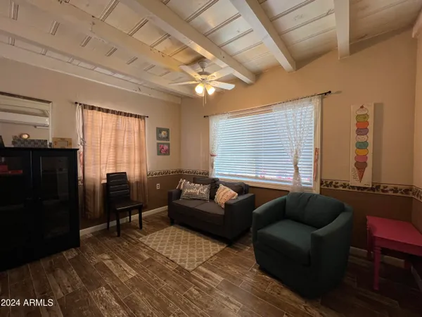 $995 | 9502 North 2nd Place, Phoenix, AZ 85020