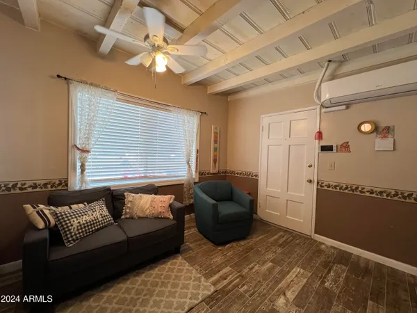 $995 | 9502 North 2nd Place, Phoenix, AZ 85020