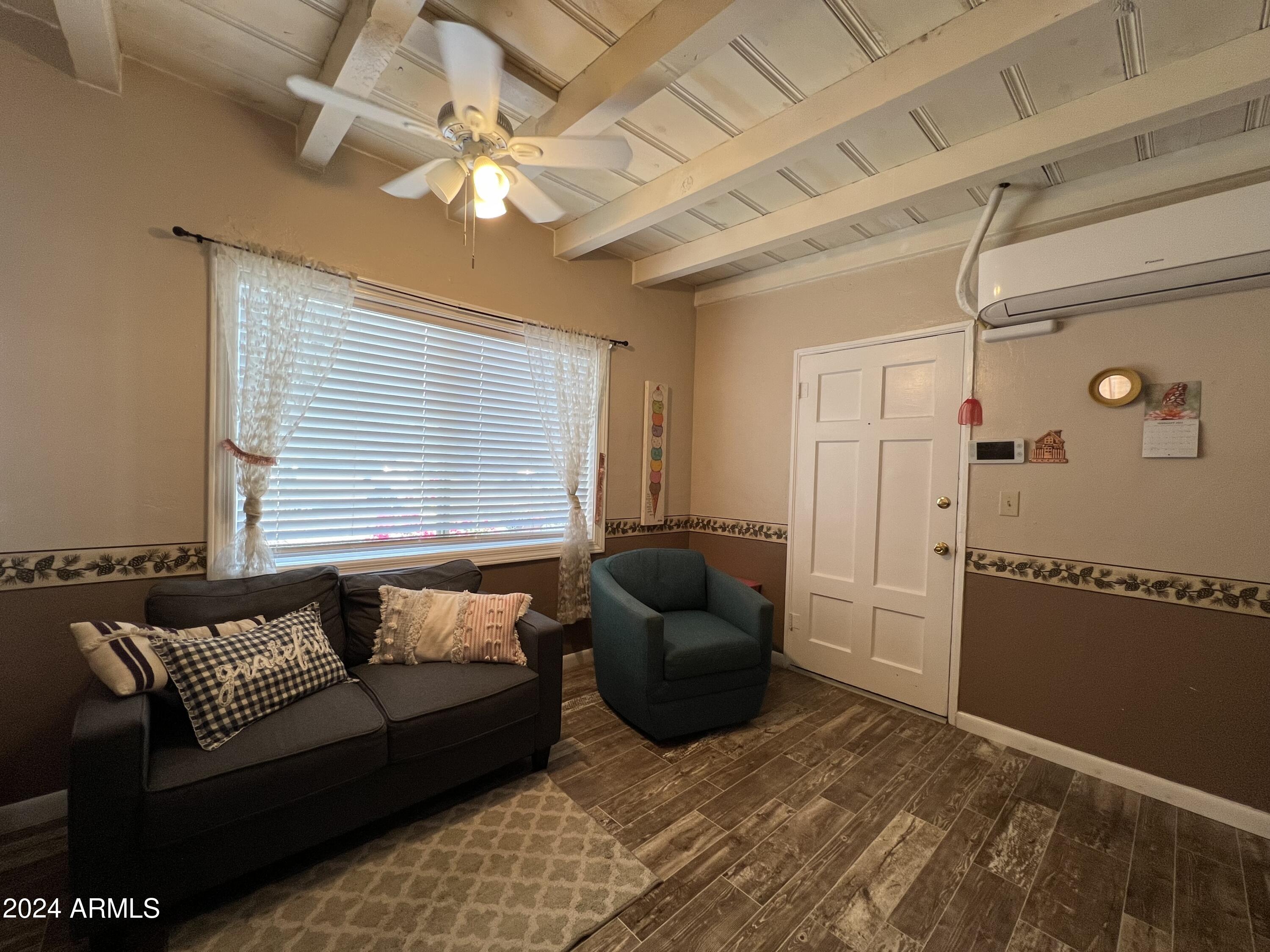 9502 North 2nd Place Phoenix, AZ 85020 - Photo 9 of 29 Photo Mar 12 2024, 12 28 38 PM