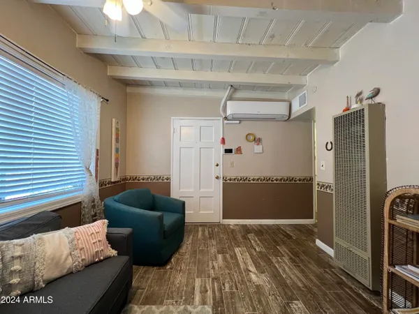 $995 | 9502 North 2nd Place, Phoenix, AZ 85020