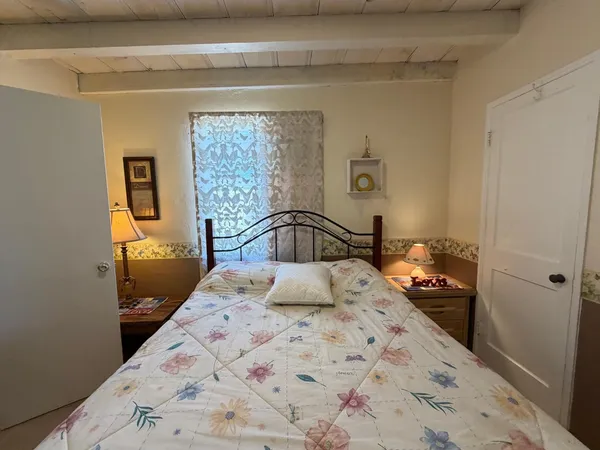 $995 | 9502 North 2nd Place, Phoenix, AZ 85020