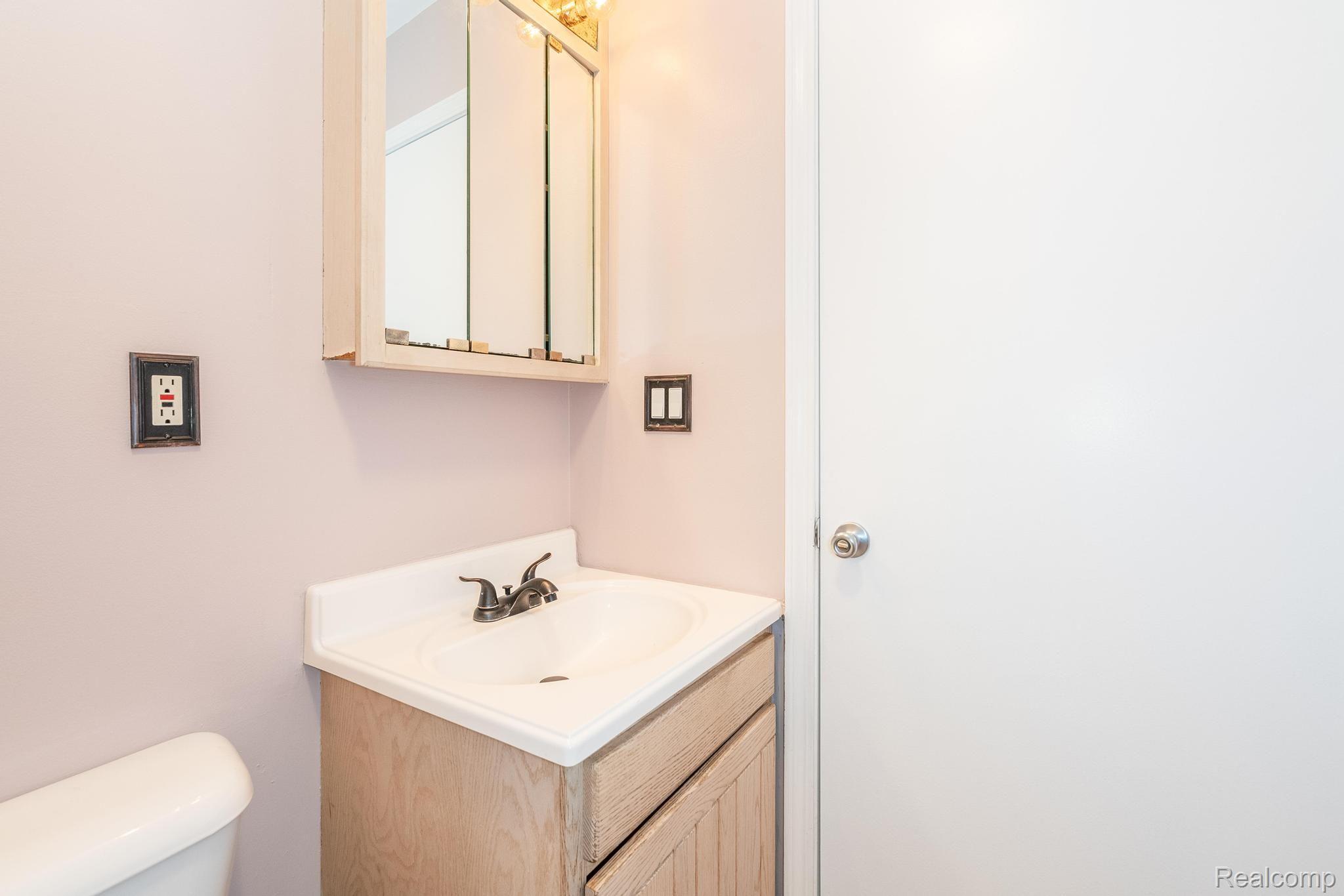 45171 Dunn Road Belleville, MI 48111 - Photo 26 of 52 Gallery Image 26