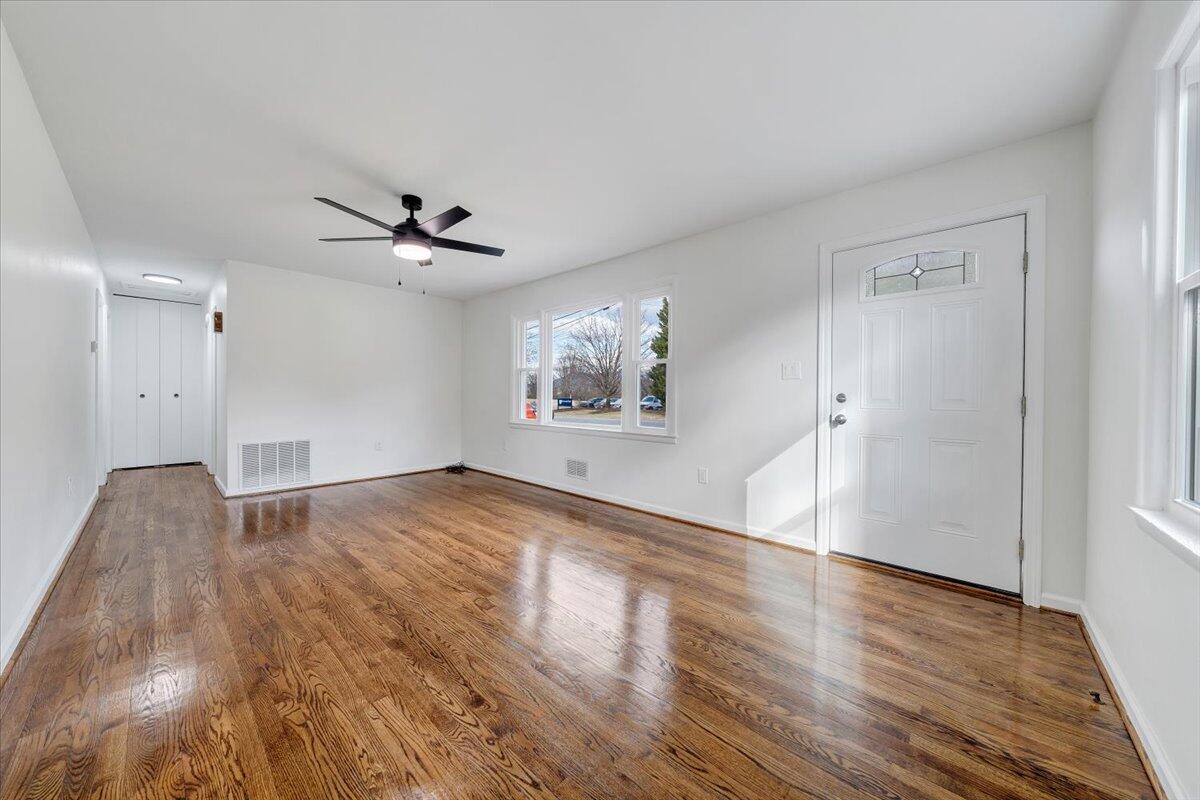 4960 Florist Road Roanoke, VA 24012 - Photo 3 of 37 04-MIB06672