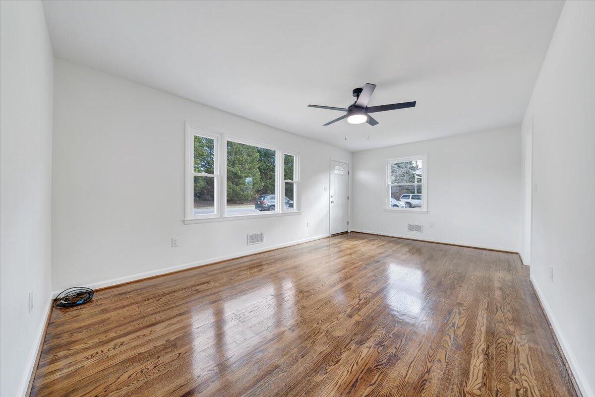 4960 Florist Road Roanoke, VA 24012 - Photo 4 of 37 05-MIB06675