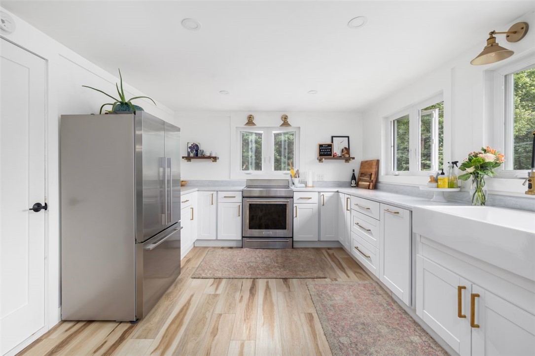 75 West Shore Drive Exeter, RI 02822 - Photo 18 of 39 Kitchen