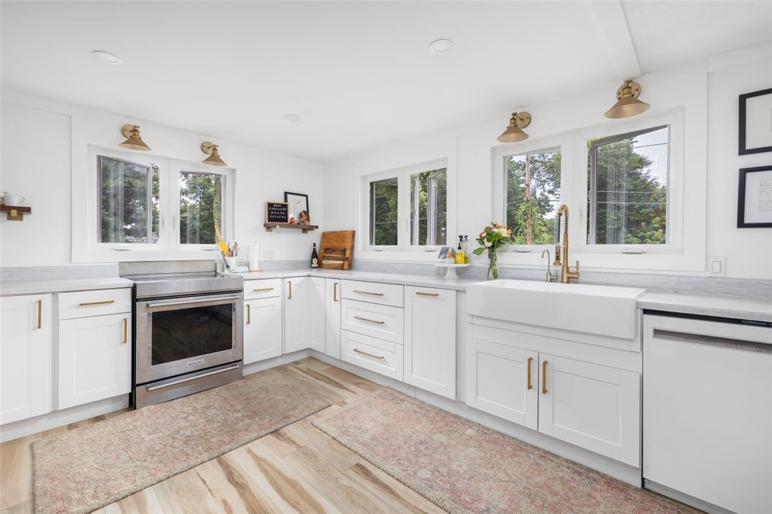 75 West Shore Drive Exeter, RI 02822 - Photo 19 of 39 Kitchen