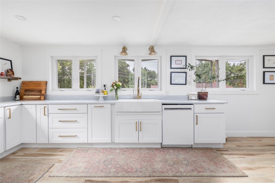 75 West Shore Drive Exeter, RI 02822 - Photo 20 of 39 Kitchen