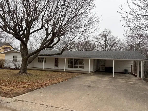 $275,000 | 707 Laurel Drive, Warrensburg, MO 64093