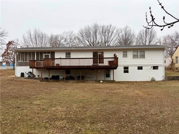 $250,000 | 707 Laurel Drive, Warrensburg, MO 64093