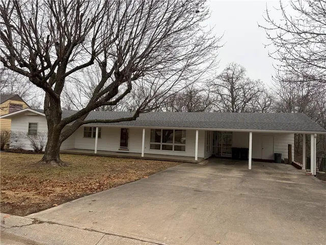 $275,000 | 707 Laurel Drive, Warrensburg, MO 64093