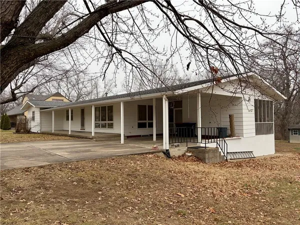 $250,000 | 707 Laurel Drive, Warrensburg, MO 64093