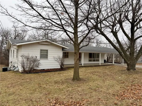 $250,000 | 707 Laurel Drive, Warrensburg, MO 64093