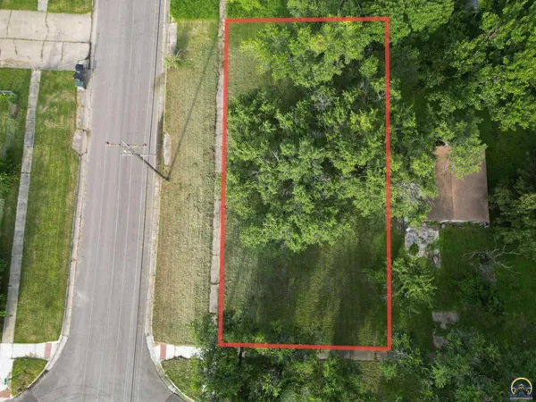 $16,500 | 126 Sylvan Street, Emporia, KS 66801