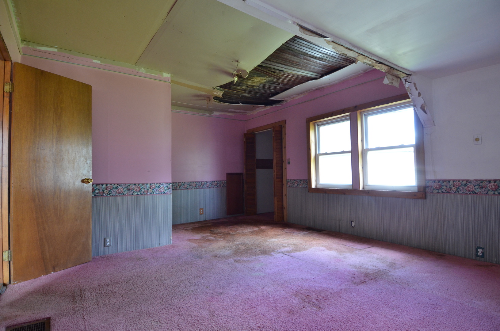 103 North Lane Street Ransom, IL 60470 - Photo 3 of 14 an empty room with windows