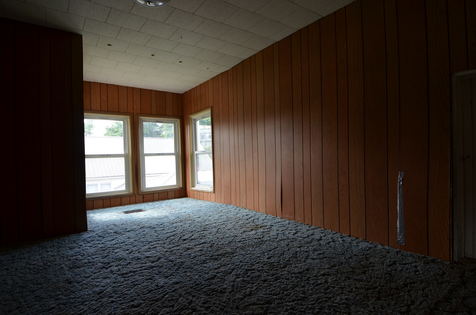 103 North Lane Street Ransom, IL 60470 - Photo 9 of 14 a bedroom with a bed and a window