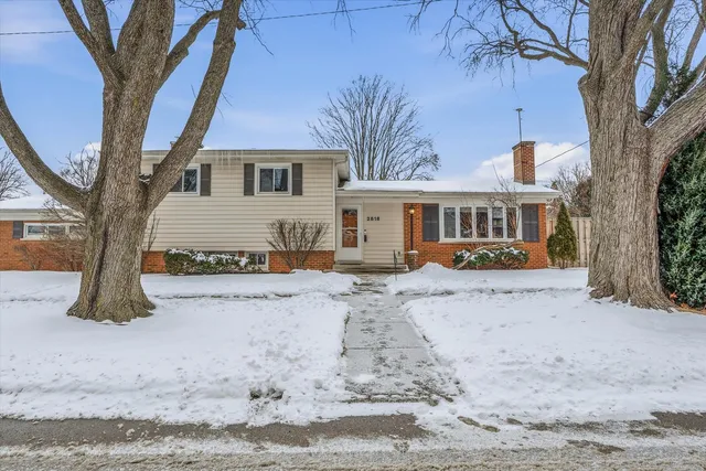 $450,000 | 2818 Farrell Avenue, Park Ridge, IL 60068