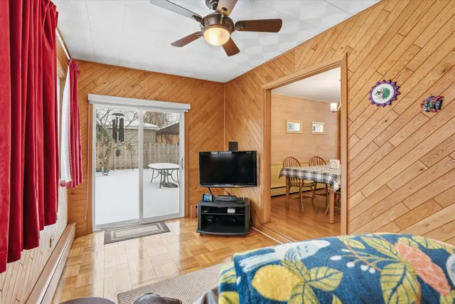 $450,000 | 2818 Farrell Avenue, Park Ridge, IL 60068