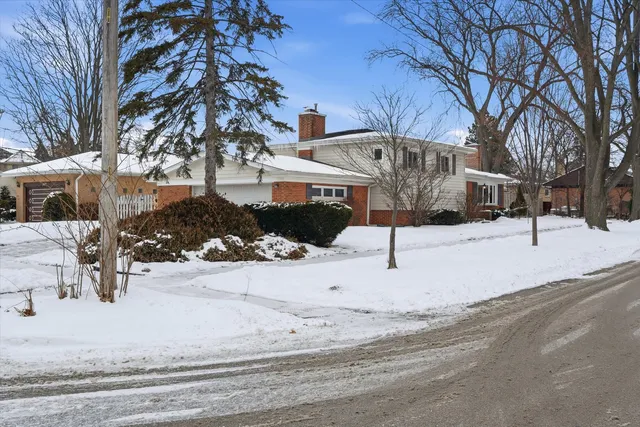 $450,000 | 2818 Farrell Avenue, Park Ridge, IL 60068