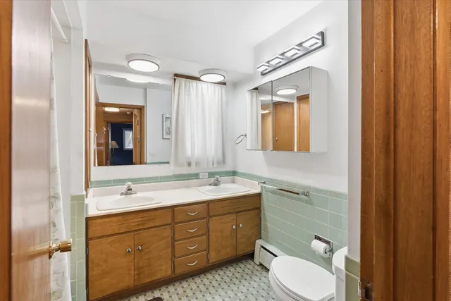 $450,000 | 2818 Farrell Avenue, Park Ridge, IL 60068