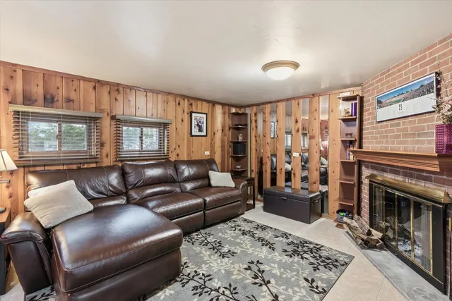 $450,000 | 2818 Farrell Avenue, Park Ridge, IL 60068