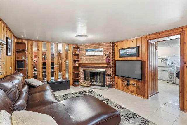 $450,000 | 2818 Farrell Avenue, Park Ridge, IL 60068