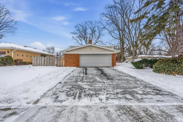 $450,000 | 2818 Farrell Avenue, Park Ridge, IL 60068