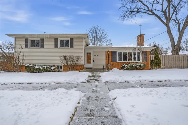 $450,000 | 2818 Farrell Avenue, Park Ridge, IL 60068