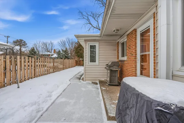 $450,000 | 2818 Farrell Avenue, Park Ridge, IL 60068