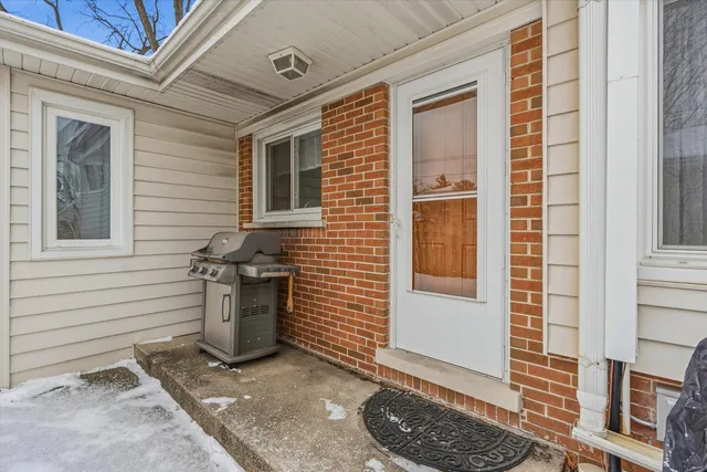 $450,000 | 2818 Farrell Avenue, Park Ridge, IL 60068