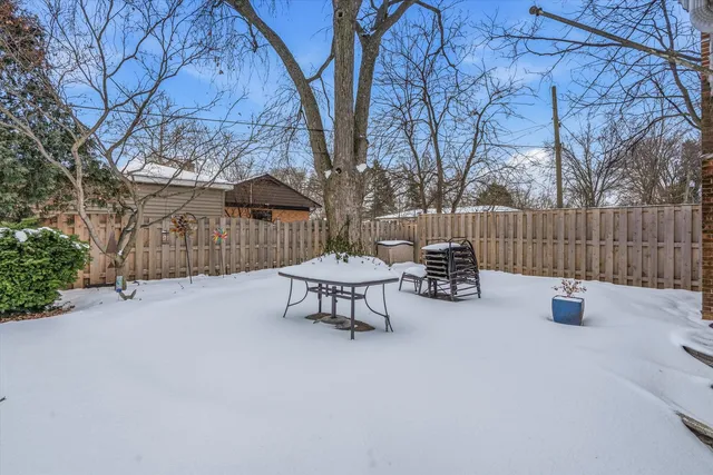$450,000 | 2818 Farrell Avenue, Park Ridge, IL 60068