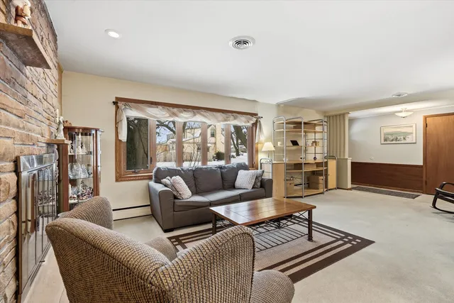 $450,000 | 2818 Farrell Avenue, Park Ridge, IL 60068