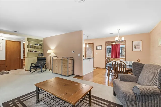 $450,000 | 2818 Farrell Avenue, Park Ridge, IL 60068