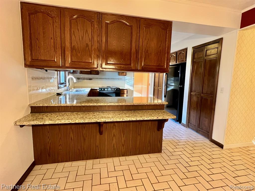 5618 Mountain Road Brighton, MI 48116 - Photo 13 of 53 Gallery Image 13