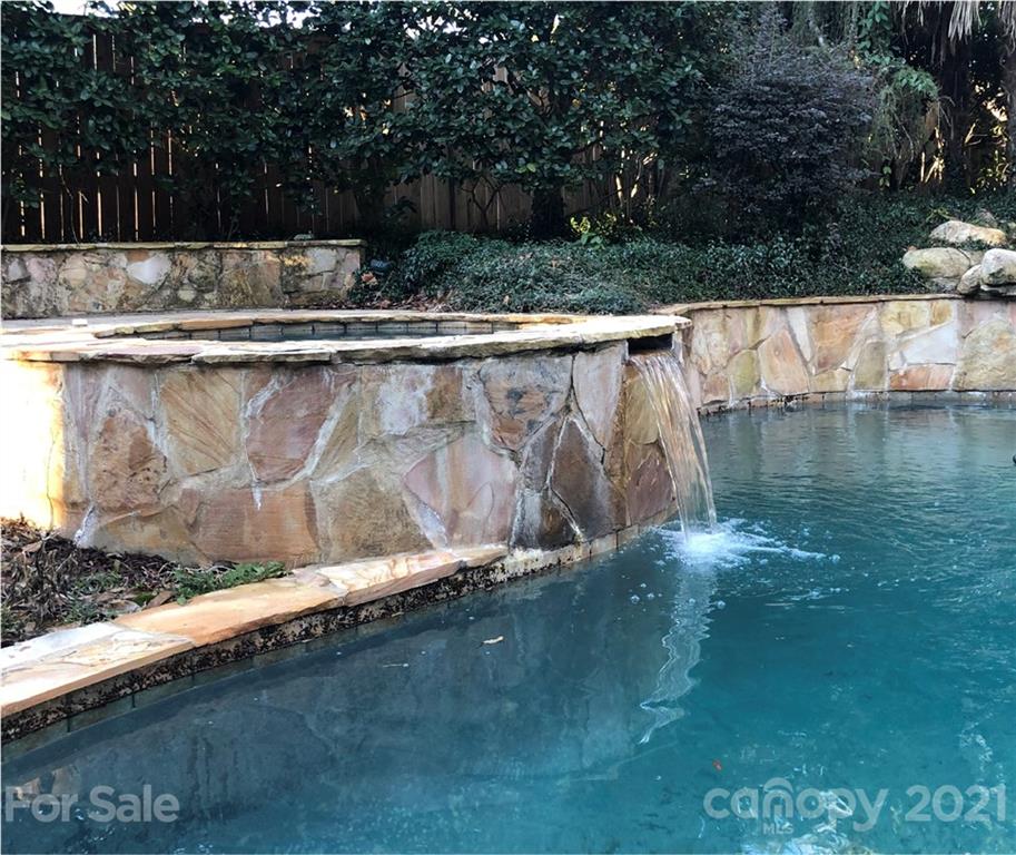 2338 Club Road Charlotte, NC 28205 - Photo 3 of 3 Gallery Image 3